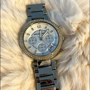 Woman watch